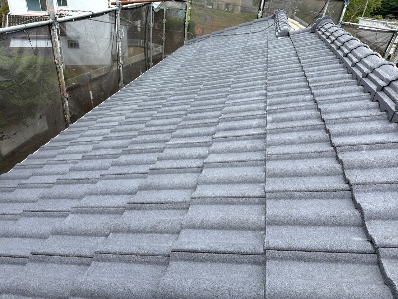 昨日に引き続き、三木市にて屋根塗装工事をご紹介させていただき
